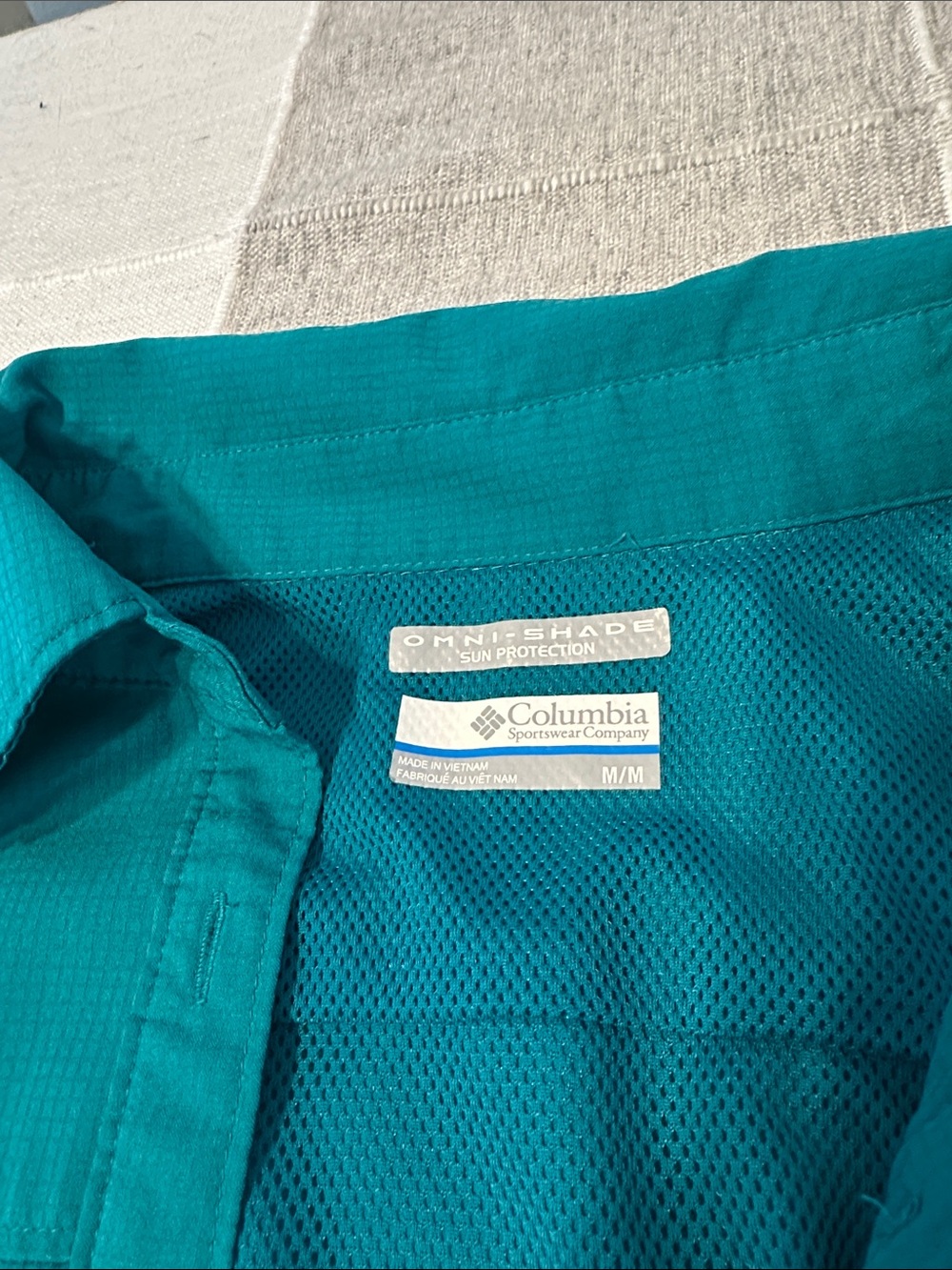 Columbia Teal Button-Down Short Sleeve Shirt I - Picture 2 of 2